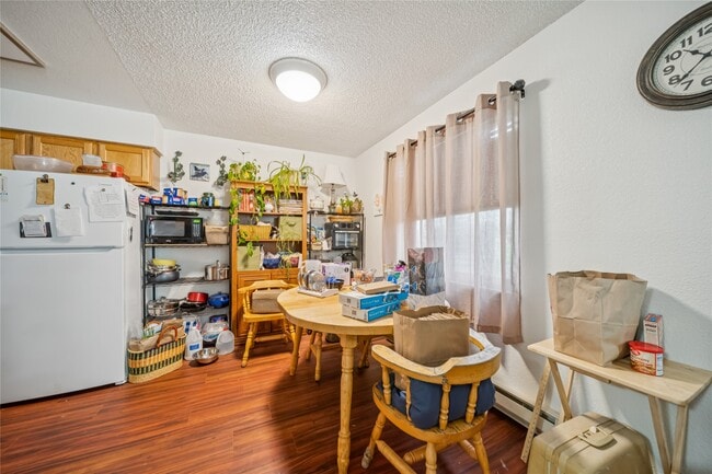 Building Photo - 424 E Dogwood Ave