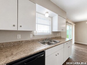 Building Photo - 206 Balboa Dr