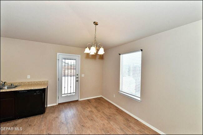 Building Photo - 916 Villa Seca Dr