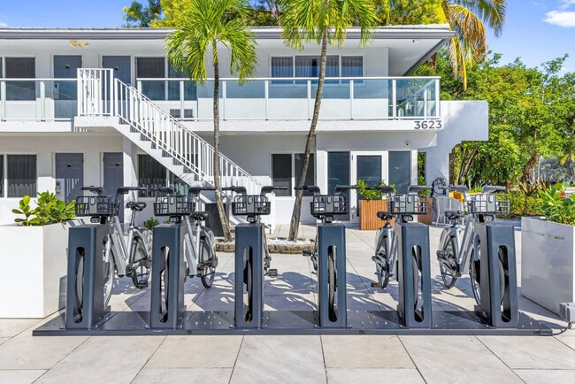 Building Photo - 3821 N Ocean Blvd