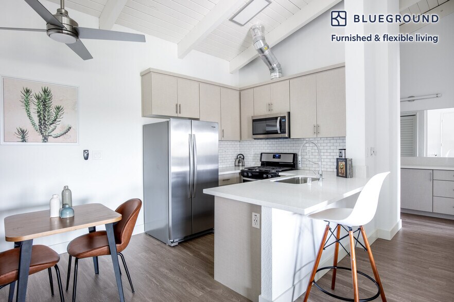 Building Photo - 6510 Green Valley Cir