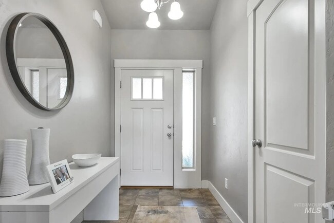 Building Photo - 1025 SW Bonnie St