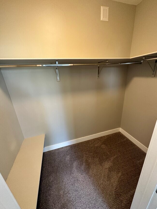 Building Photo - 2181 S Cherokee St