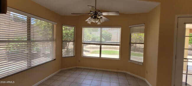 Building Photo - 2838 E Calavar Rd