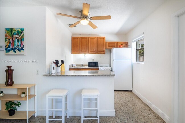 Building Photo - 605 SW 14th Terrace