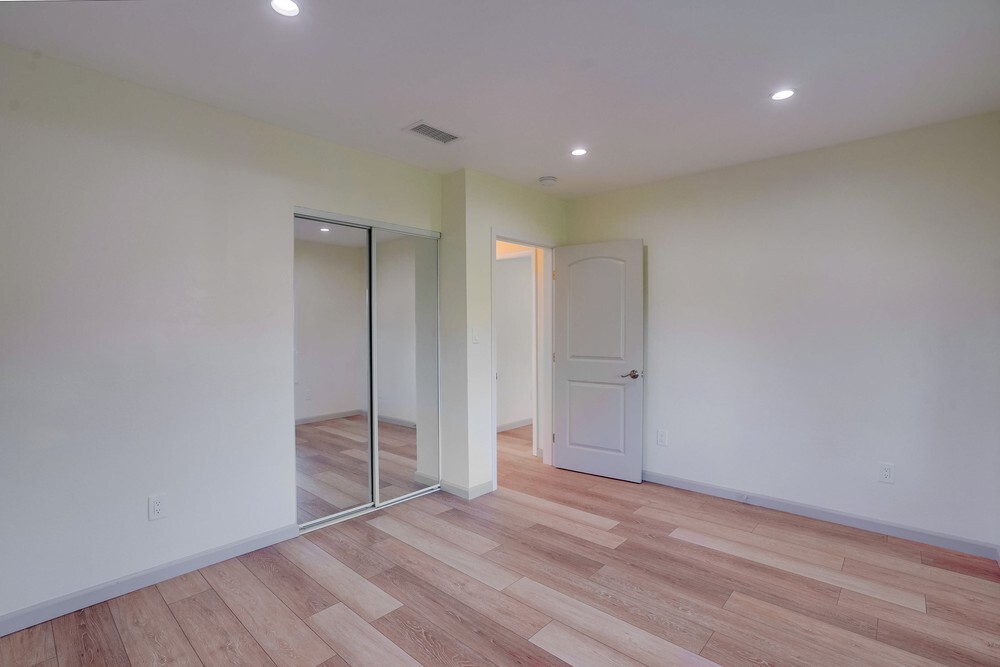 Building Photo - 4725 Sawtelle Blvd