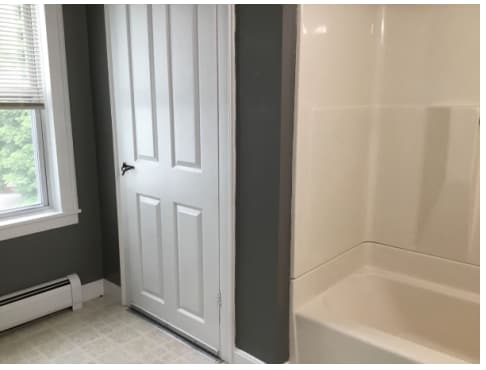 Building Photo - 4 S Main St