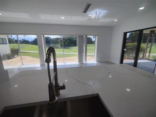 Building Photo - 5109 Banyan Ln