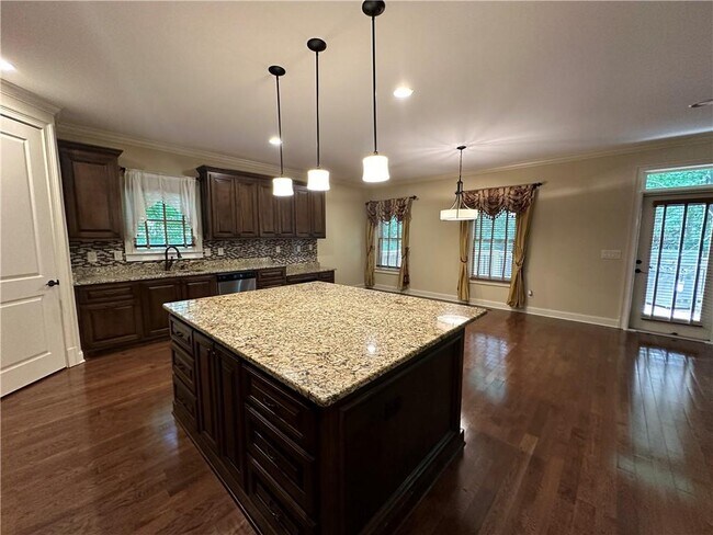 Building Photo - 510 Lake Medlock Dr
