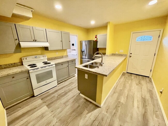 Building Photo - One Bedroom ADU in Broadview!