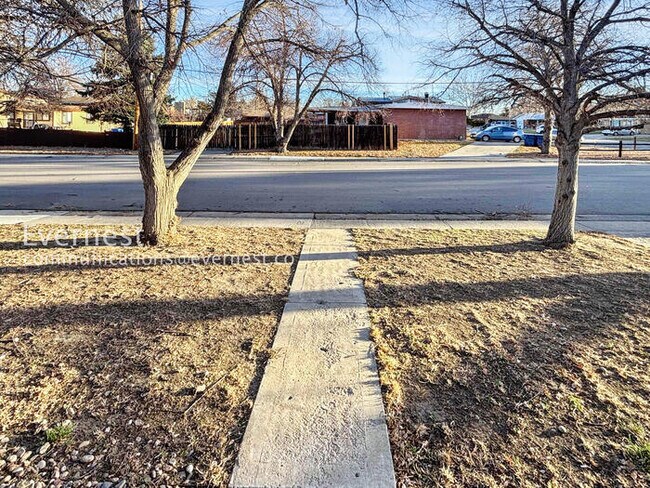 Building Photo - PROMO: Get $500 Off the First Month's Rent!3 Bed, 2 Bath Home with Garage / Available Now!