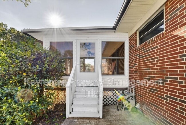 Building Photo - 402 Rand Blvd