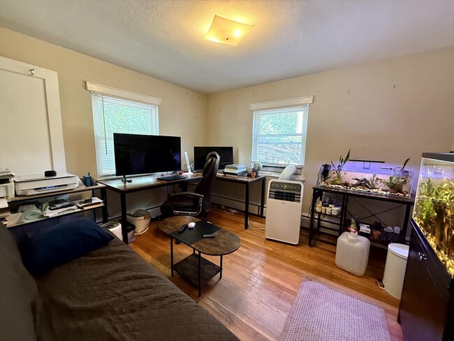 Building Photo - 17 Aldrich Rd