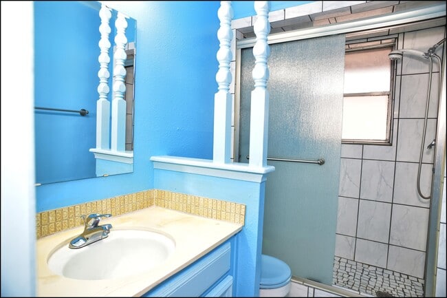 Building Photo - 6700 Escondido Dr