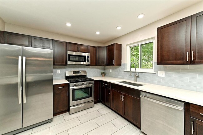 Building Photo - 1407 Atterbury Ln