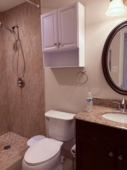 Building Photo - 21082 Gladstone Dr