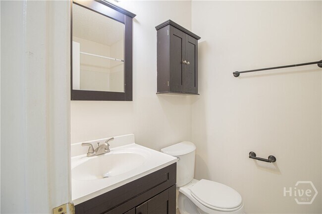 Building Photo - 148 Country Walk Cir