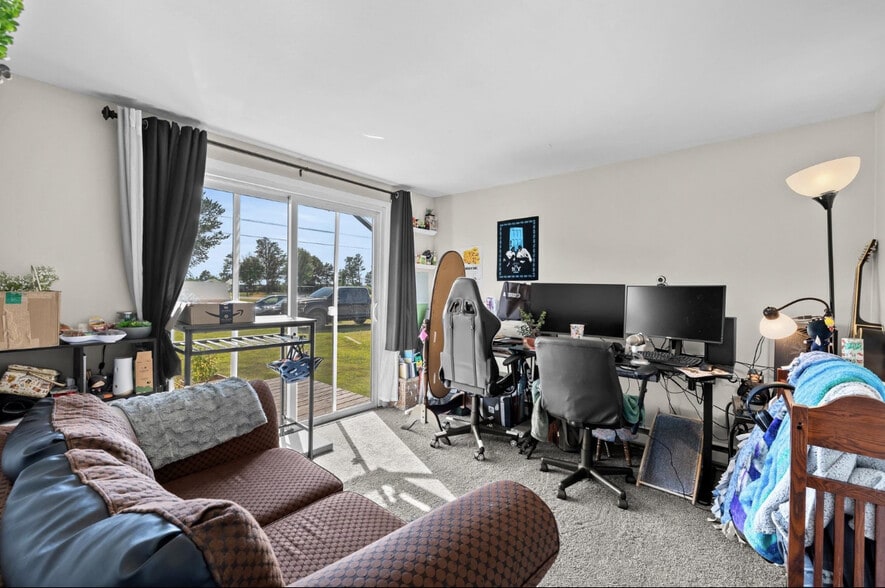 Building Photo - 3431 Evergreen Dr