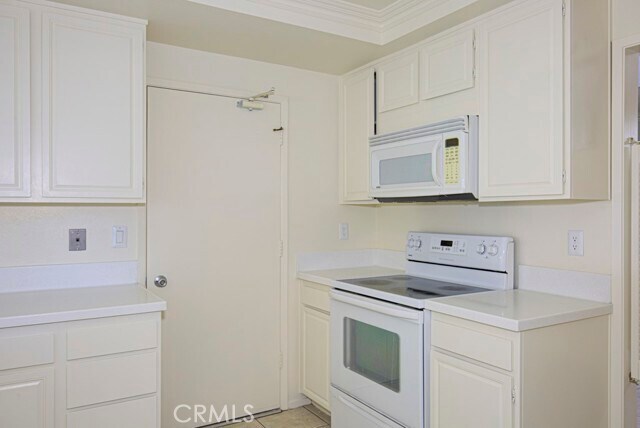 Building Photo - 5373 Avenida Sosiega