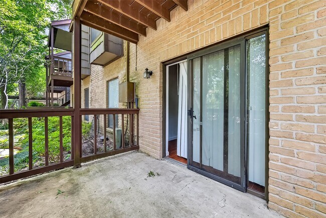 Building Photo - 11711 Memorial Dr