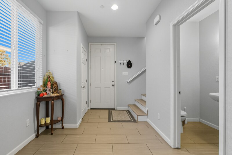 Building Photo - 252 S Kona Ave