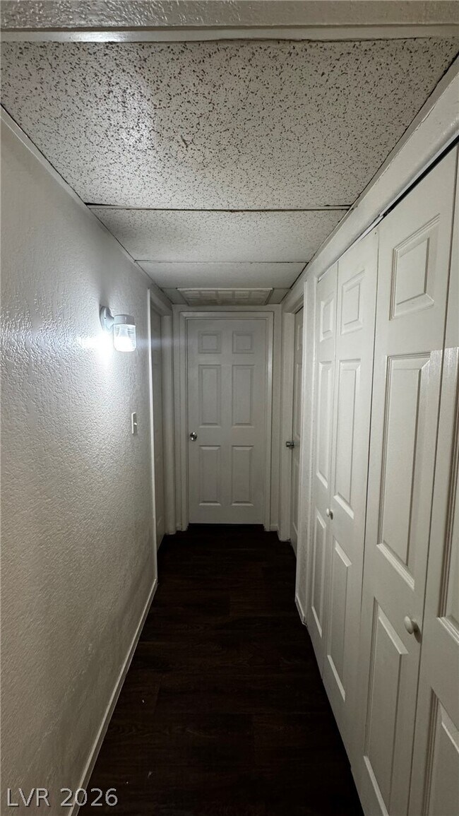 Building Photo - 5044 S Rainbow Blvd