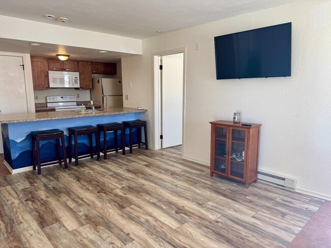 Building Photo - 207 Lake Dr