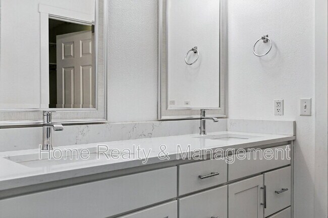 Building Photo - 13348 Ash Cir