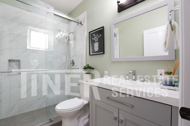 Building Photo - 2531 27th St