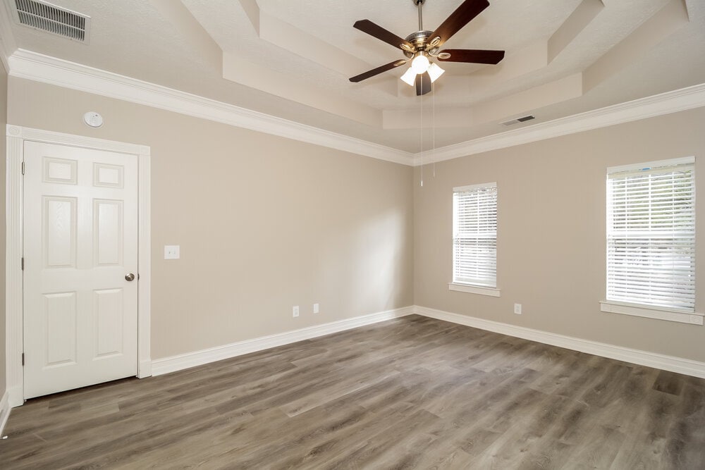 Building Photo - 355 Woodstream Dr