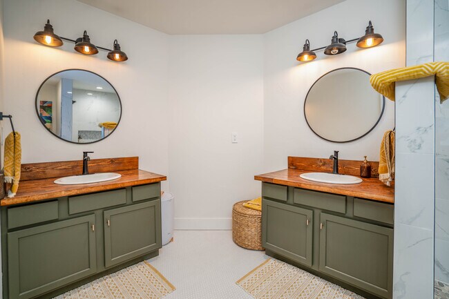 Building Photo - 2218 Gallatin Green Blvd