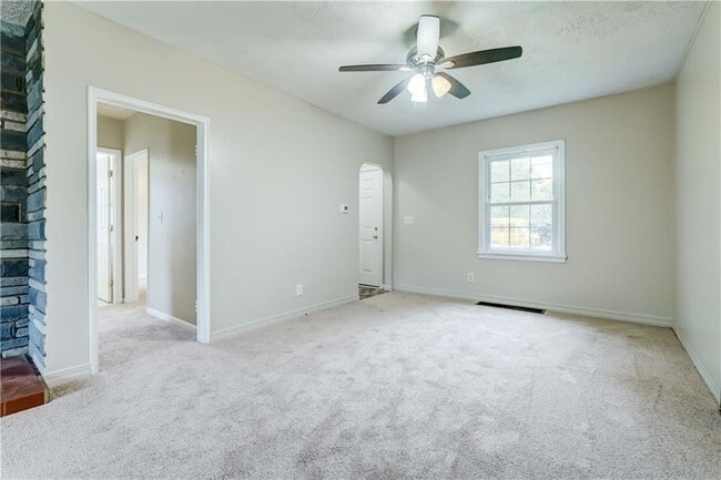 Building Photo - 4539 Dewey Ave