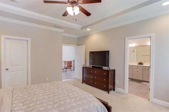 Building Photo - 1450 Edgebrook Ct NE