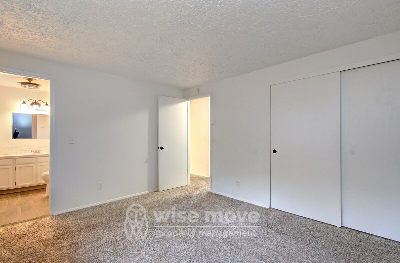 Building Photo - 10100 NW 23rd Ave