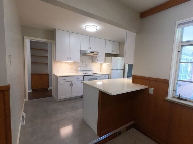 Building Photo - Beautifully remodeled 3 bed 2.5 bath house in Broomfield