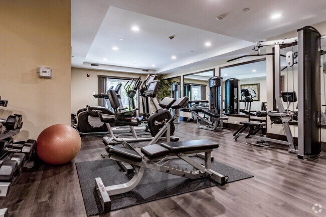 Fitness Center - Metro Art Brentwood Luxury Living