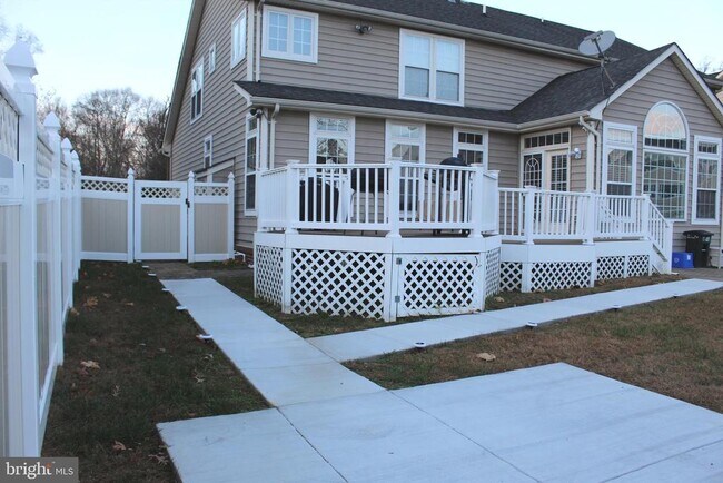 Building Photo - 2707 Hollywell Ct