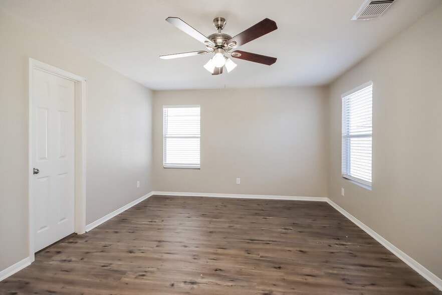 Building Photo - 7310 Fox Scene Dr