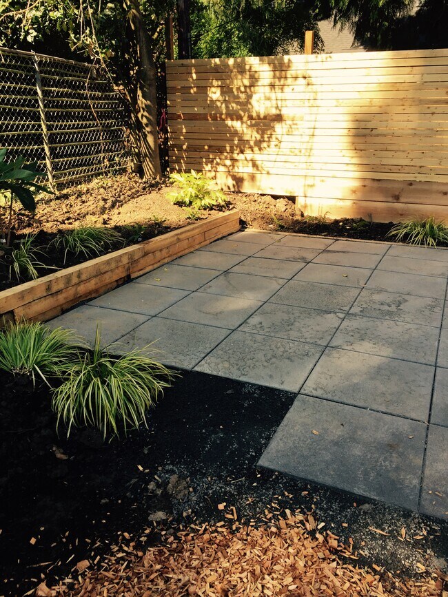 Outdoor patio, Private yard - 6205 NE 30th Ave
