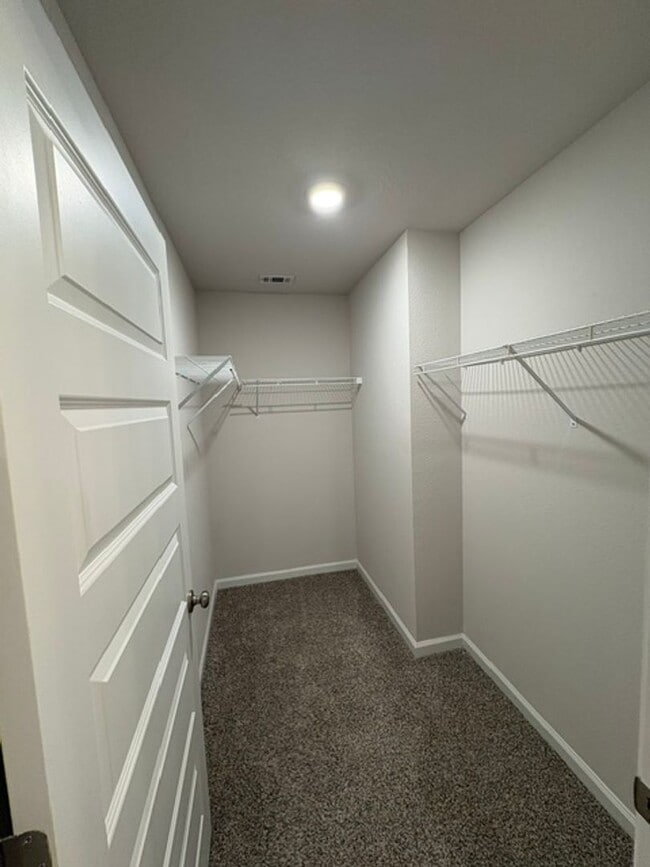 Building Photo - 807 Otto Loop