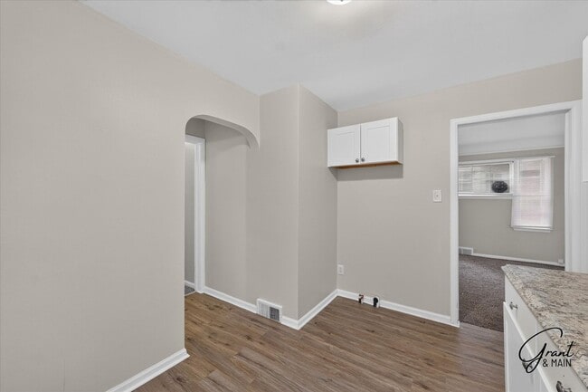 Building Photo - 4 Bedroom Home - $1,550