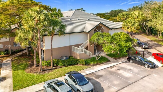 Building Photo - 9877 Westview Dr