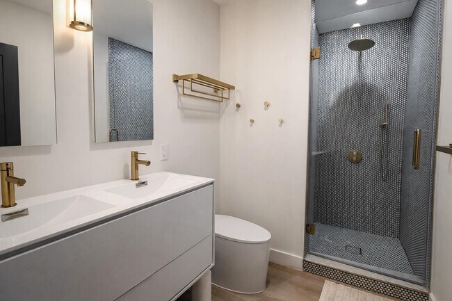 Building Photo - 335 Arlington Ave