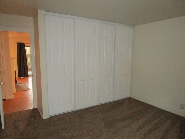 Building Photo - Location, Location, Location- Vintner Condo's
