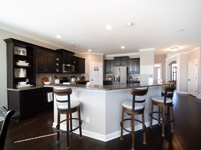 Building Photo - Elegant Richmond Hill Home with Screened Patio & Lagoon Views