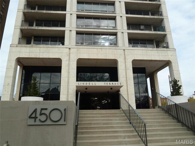 Primary Photo - 4501 Lindell Blvd