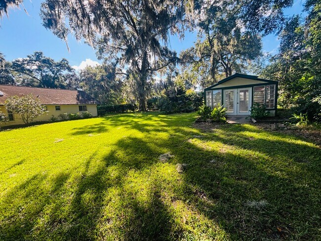 Building Photo - Forest of Golden Hills 3/2/2 ***Hidden Gem***