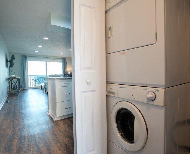 Building Photo - OCEANFRONT GETAWAY OFF-SEASON MONTHLY RENTAL
