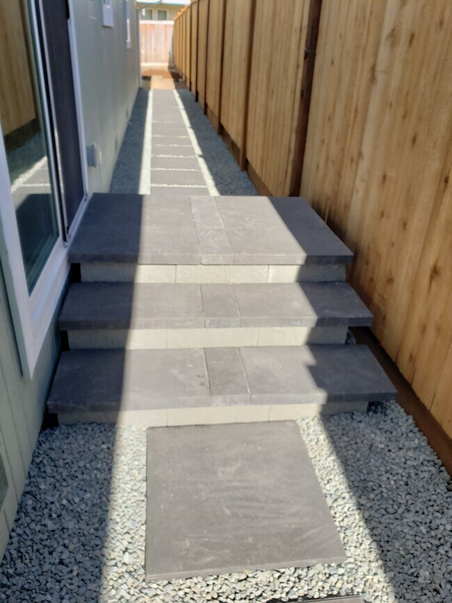 Building Photo - 808 East Guiberson Street