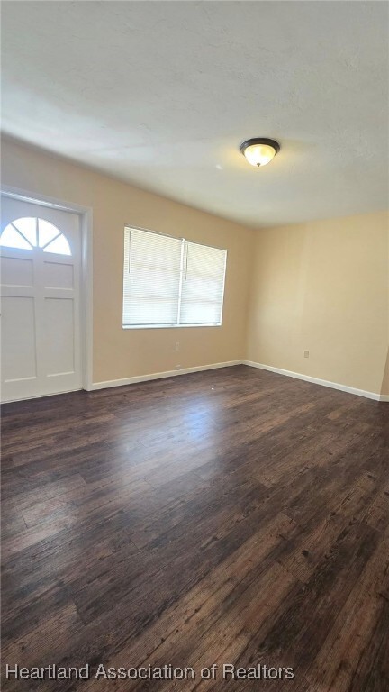 Building Photo - 117 Sparrow Ave